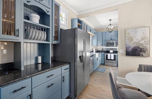 Palm Harbor House | Luxurious Escape Sleeps 10 with Private Pool & Spa