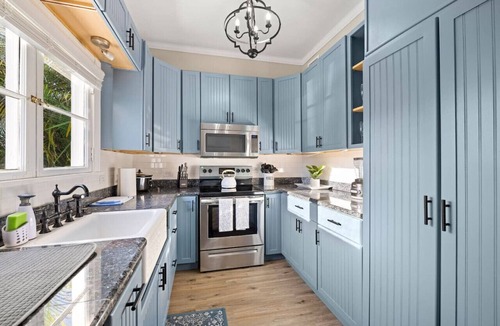 Palm Harbor House | Luxurious Escape Sleeps 10 with Private Pool & Spa