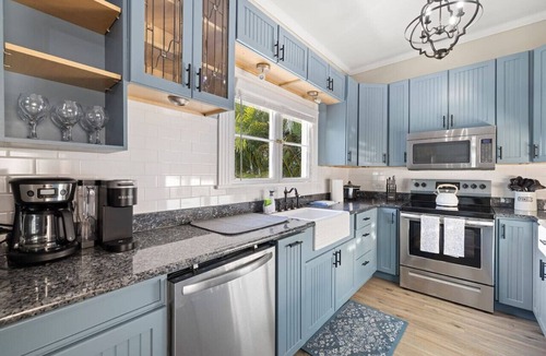 Palm Harbor House | Luxurious Escape Sleeps 10 with Private Pool & Spa