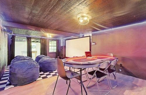 Sherman House | Luxurious Event-Friendly 6BR 3B Villa with Hot Tub