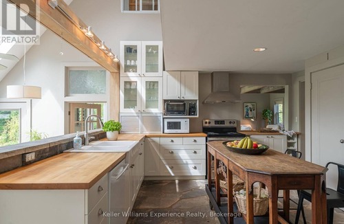 Kemble House | Luxurious family cottage, salt pool, peaceful, private park, fire pit, trails!
