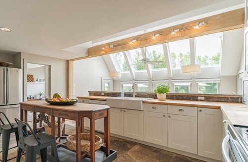 Kemble House | Luxurious family cottage, salt pool, peaceful, private park, fire pit, trails!