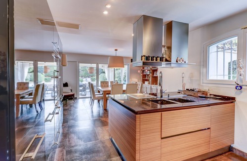 Gairaut Villa | Luxurious family villa