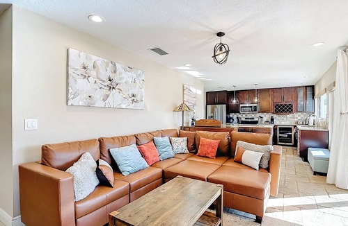 Lutz House | Luxurious Fishing Lake Paradise Close to Busch Garden/Moffitt Cancer Center/USF