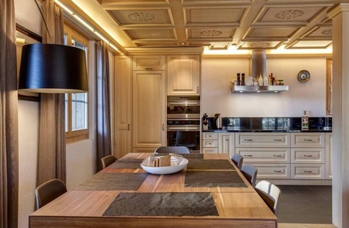Saanen Apartment | Luxurious Flat with Jacuzzi & Sauna