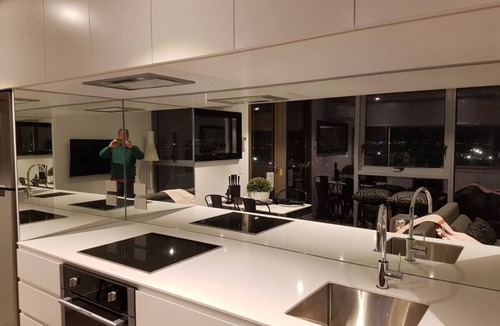 Flemington Apartment | Luxurious Flemington with Stunning Racecourse View