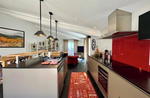 L'Isle-sur-la-Sorgue Apartment | Luxurious apartment in the heart of the old town of Isle sur la Sorgue