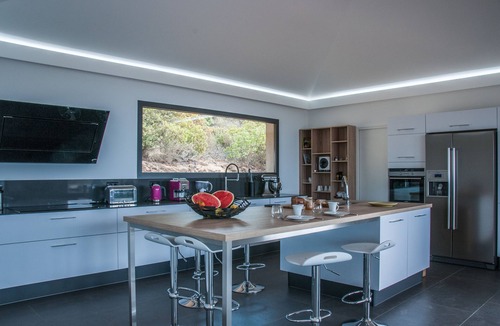 Pianotolli-Caldarello Villa | Luxurious villa Meremaki