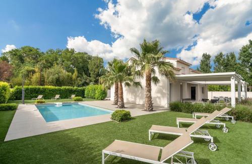Saint-Genies-de-Fontedit Villa | Luxurious villa in Saint geniès de Fontedit with heated pool