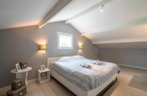 Saint-Genies-de-Fontedit Villa | Luxurious villa in Saint geniès de Fontedit with heated pool