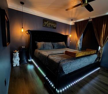 Charlotte House | Luxurious Getaway at Js Place