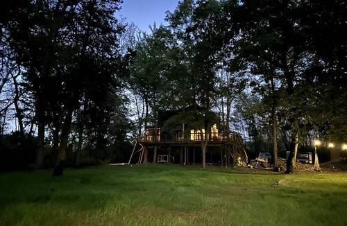Ottawa House | Luxurious Glamping Tree House at Starved Rock, Perfect for a Weekend Escape from Chicago