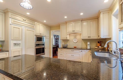 State College House | Luxurious, Gorgeous, Pristine, Convenient, Walkable 6-bedroom in State College!