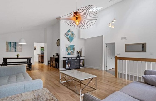 Fergus House | *Luxurious Haven* - Pool, Spacious Yard & Fire Pit