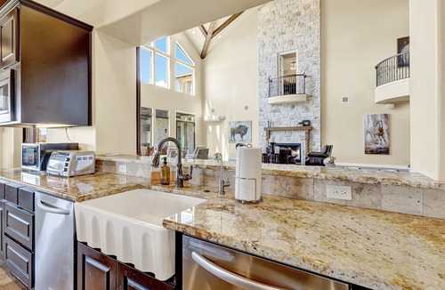 Dripping Springs House | Luxurious Hill Country Retreat w/Pool and Firepit!