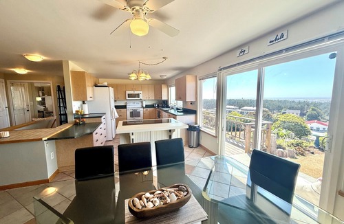 Winchester Bay House | Luxurious Hilltop Home with Direct Dune Access