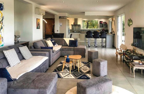 Rochefort-du-Gard House | Luxurious home in Rochefort-du-Gard