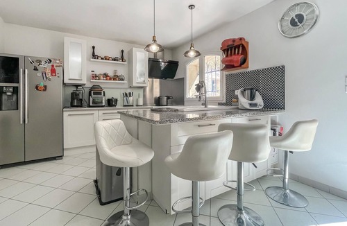 Connaux House | Luxurious home in Connaux