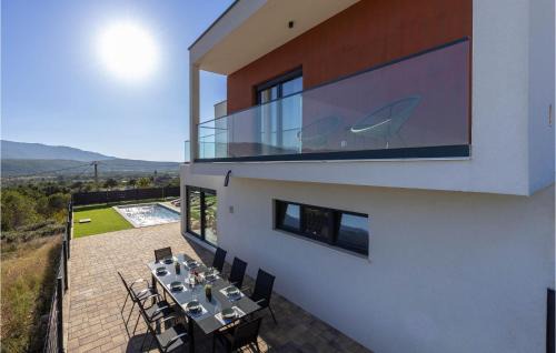 Krusvar House | Luxurious Home In Dicmo