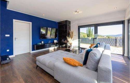 Krusvar House | Luxurious Home In Dicmo