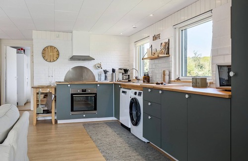 Hou House | Luxurious home in Hals with WiFi