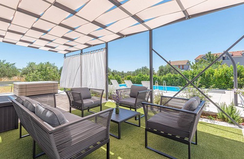 Drnis House | Luxurious home in Kaocine