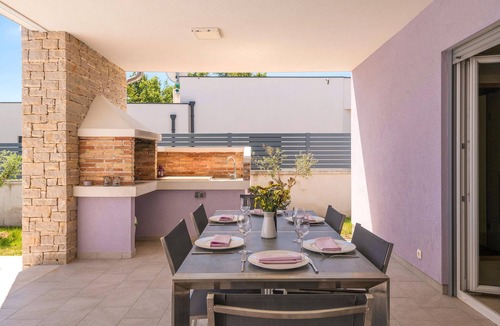 Sveta Nedelja House | Luxurious home in Marici with sauna