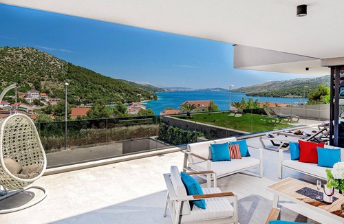 Marina House | Luxurious home in Marina with sauna