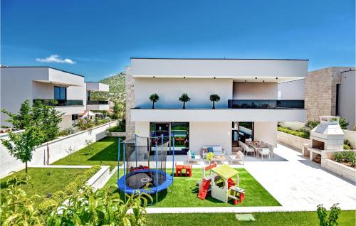 Marina House | Luxurious Home In Marina With Sauna