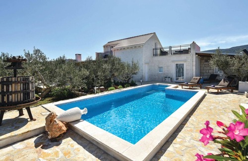 Pucisca House | Luxurious home in Pucisca