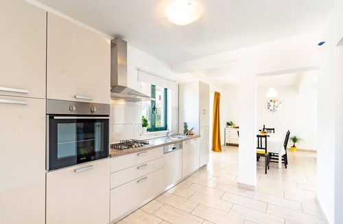 Kneza House | Luxurious home in Pupnat