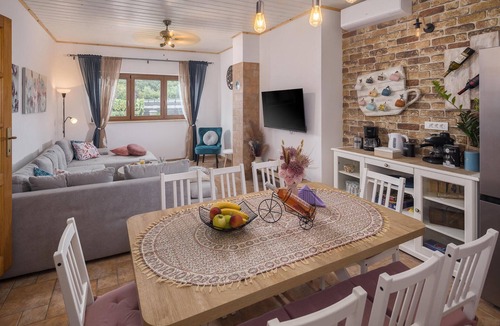 Rakotule House | Luxurious home in Rakotule