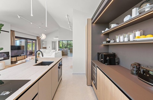 Frata House | Luxurious home in Tar