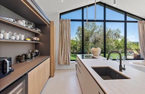 Frata House | Luxurious home in Tar