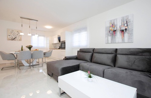 Turanj House | Luxurious home in Turanj with sauna