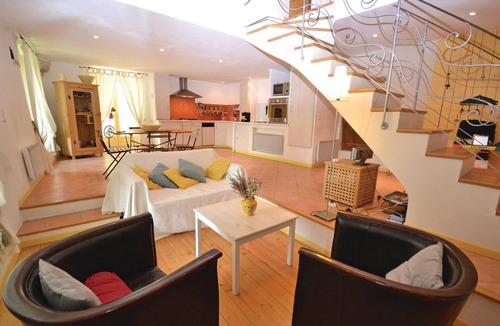 Viens House | Luxurious home in Viens