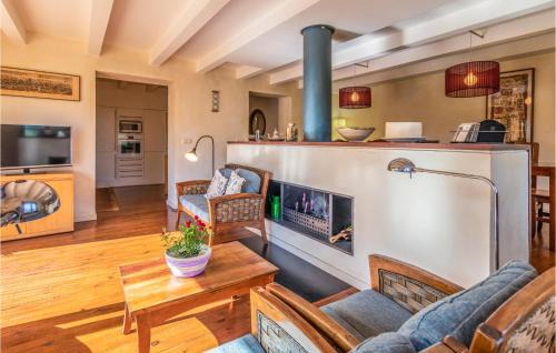 Galliners House | Luxurious Home In Vilademuls With Wifi