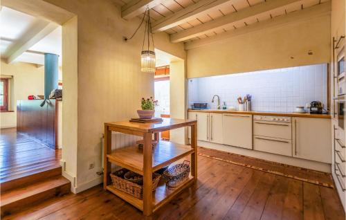 Galliners House | Luxurious Home In Vilademuls With Wifi