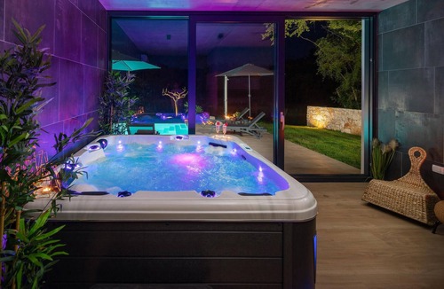 Zminj House | Luxurious home in Zminj with sauna