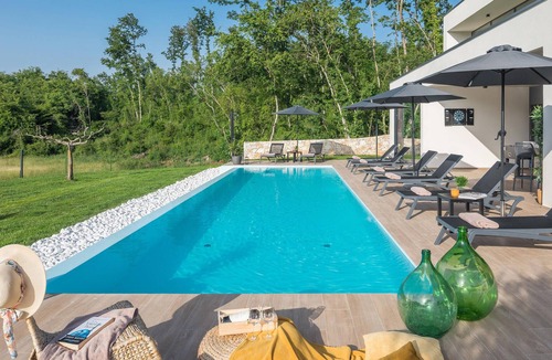 Zminj House | Luxurious home in Zminj with sauna