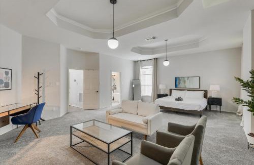 Mesquite House | Luxurious Home w Cinema Room & Private Pool