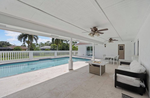 Wellington House | Luxurious House Near WEF