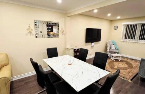 Toronto House | Luxurious house on prime location