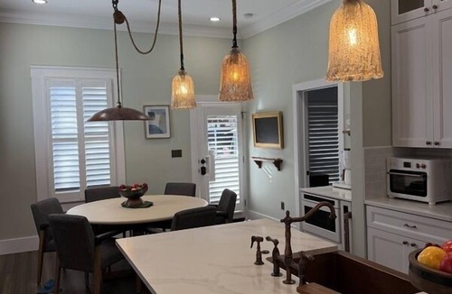 Historic Seaport House | Luxurious Island Pearl, 2 Bed/2 Bath Home near Duval, Pool