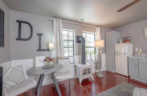 Shaver Lake Cabin | Luxurious King Suite Crazy Loon