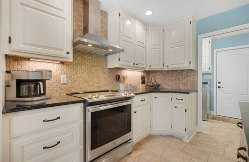 Hot Springs Village House | Luxurious Lakefront Retreat