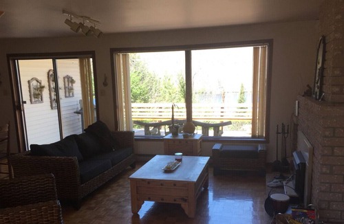 Orford Cottage | Luxurious Lake Front Country House - Lake Bowker- Orford - Quebec