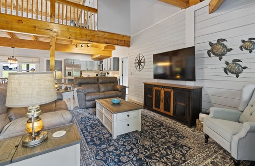 Waterloo House | Luxurious Lake Front Home with Kayaks, SUPs, Dock