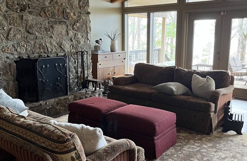 Eden Isle House | Luxurious Lakefront Eden Isle House - Heber Springs, AR