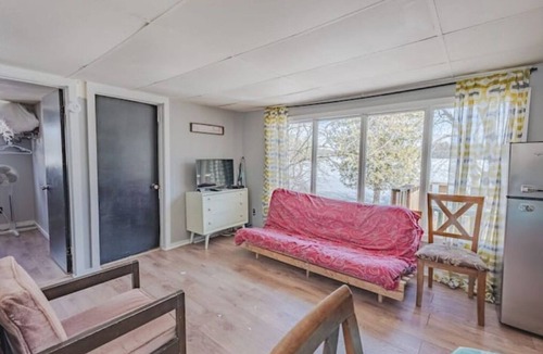 Frontenac Cabin | Luxurious Lakefront Loft